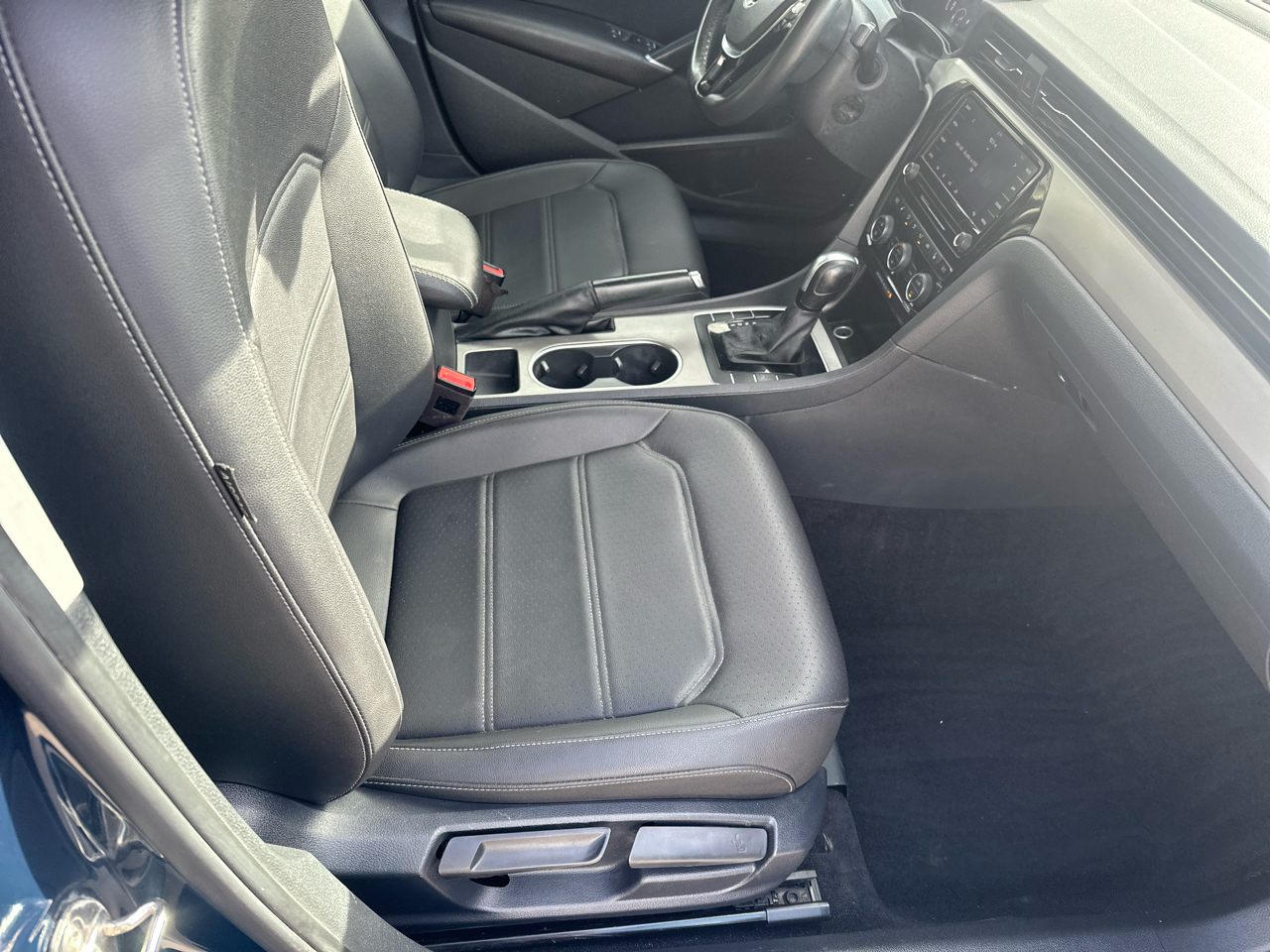 Volkswagen Passat 2.0T SE Auto 2022