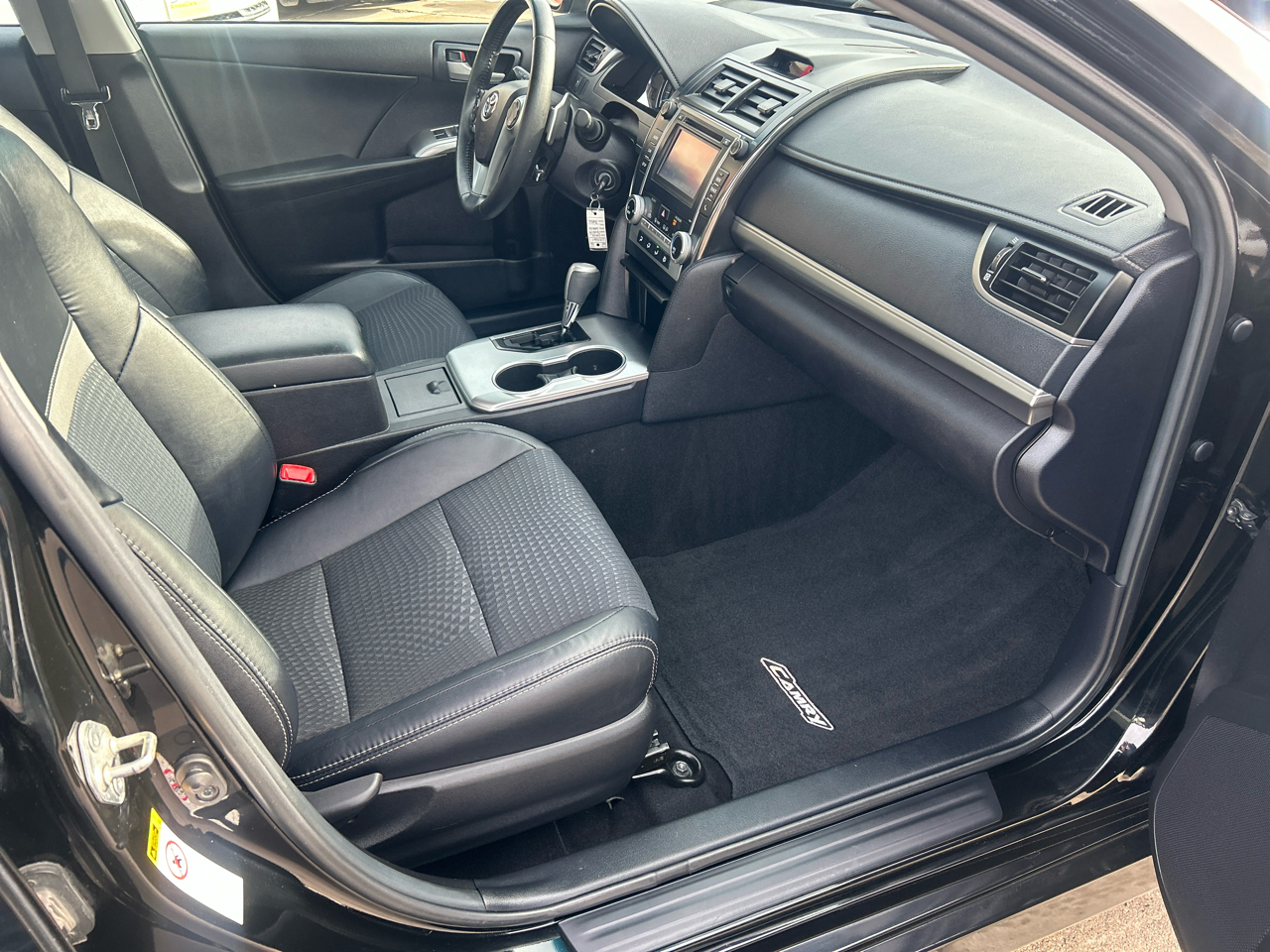 Toyota Camry 2014.5 4dr Sdn I4 Auto SE Sport (Natl) 2014