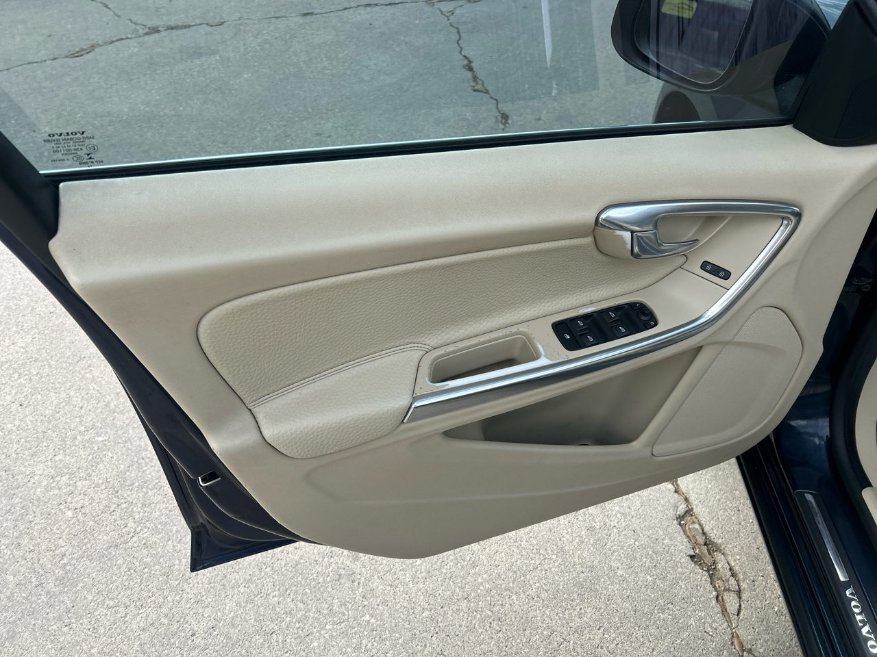 Volvo S60 4dr Sdn T5 AWD 2013