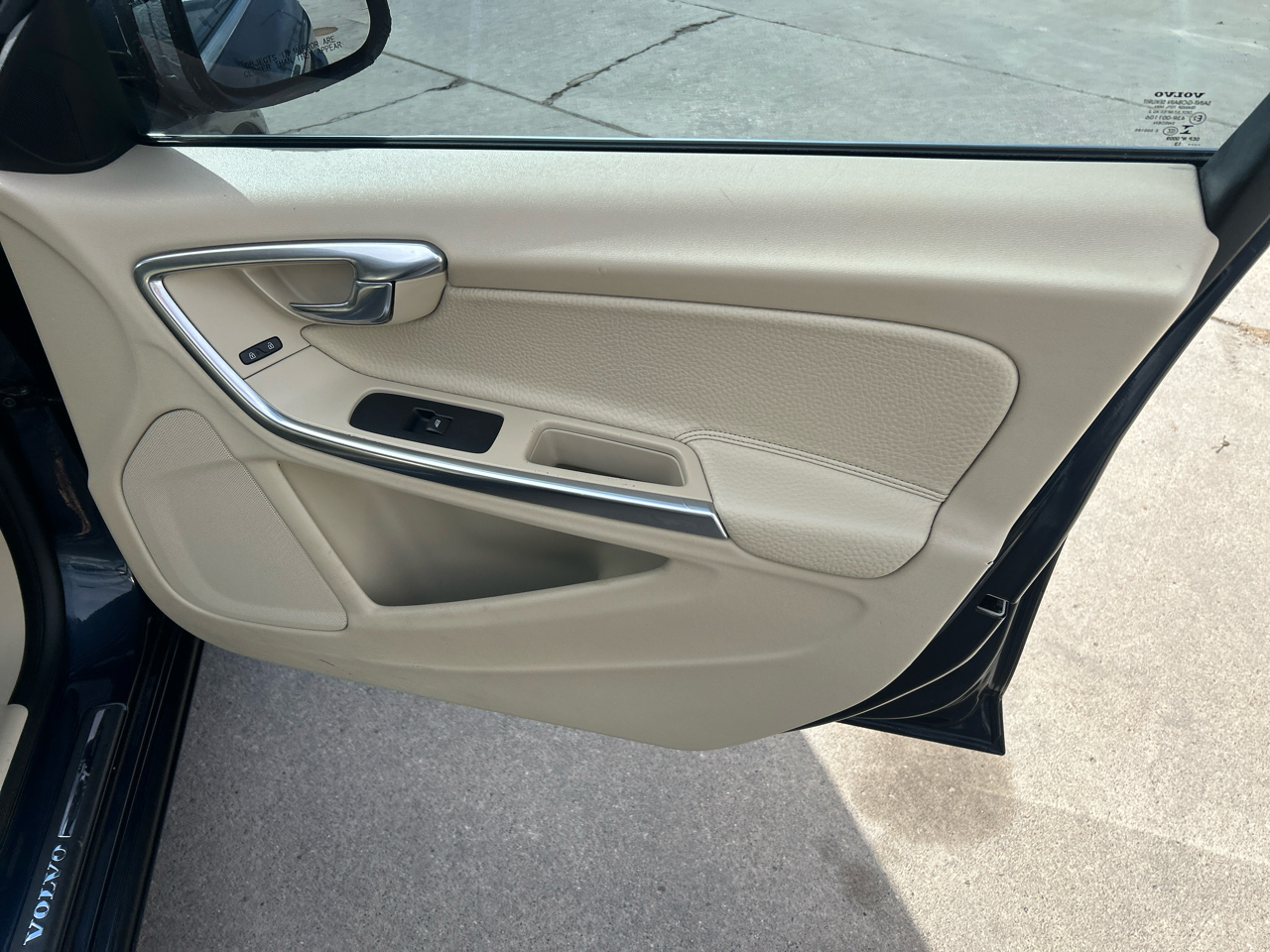 Volvo S60 4dr Sdn T5 AWD 2013