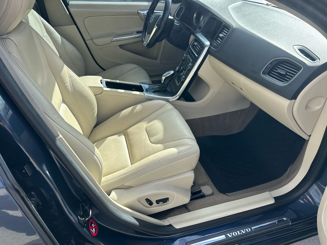 Volvo S60 4dr Sdn T5 AWD 2013