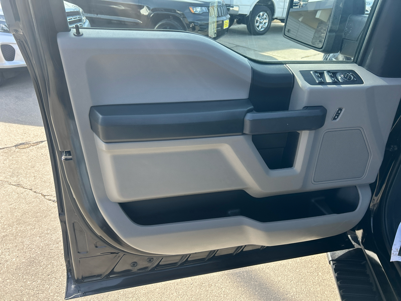 Ford F-150 4WD SuperCrew 139" XL 2019