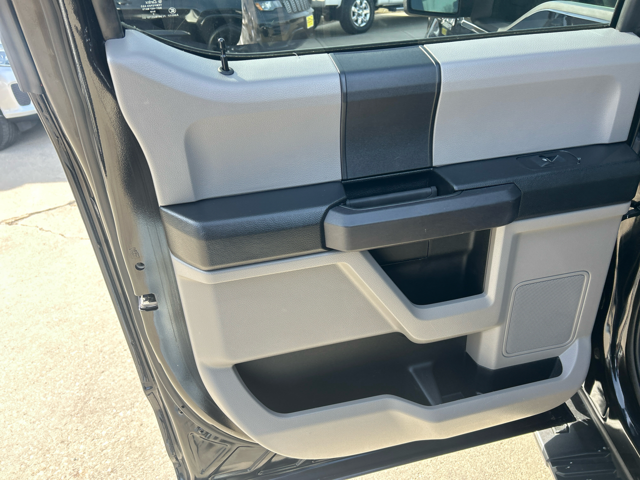 Ford F-150 4WD SuperCrew 139" XL 2019