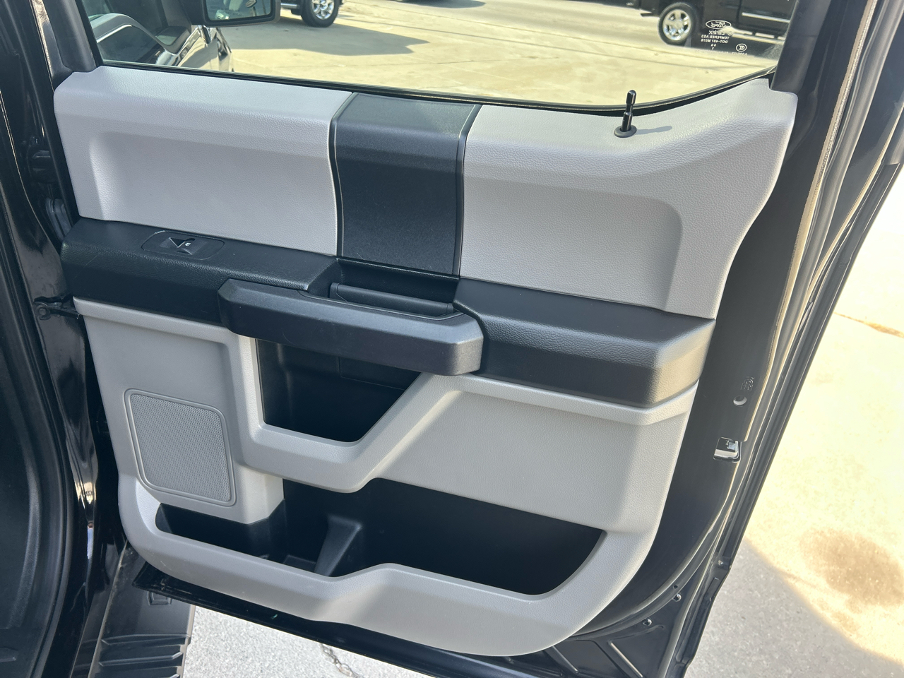 Ford F-150 4WD SuperCrew 139" XL 2019