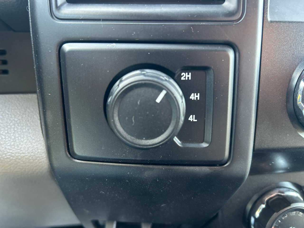 Ford F-150 4WD SuperCrew 139" XL 2019