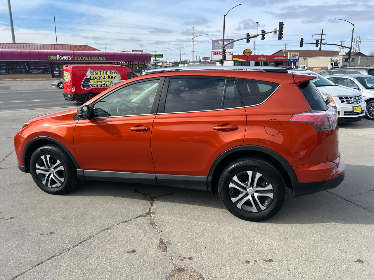 Toyota RAV4 AWD 4dr LE (Natl) 2016