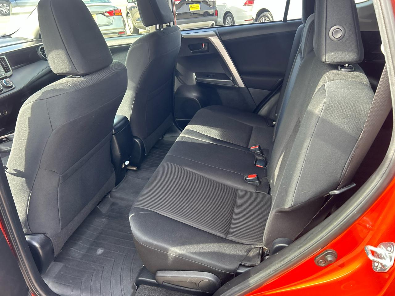 Toyota RAV4 AWD 4dr LE (Natl) 2016