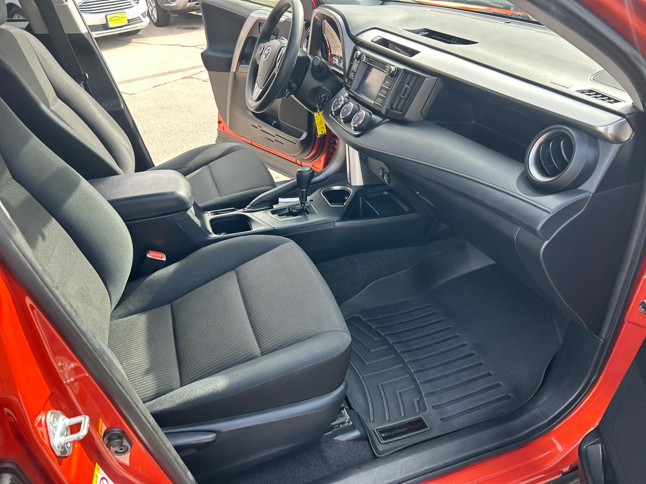 Toyota RAV4 AWD 4dr LE (Natl) 2016