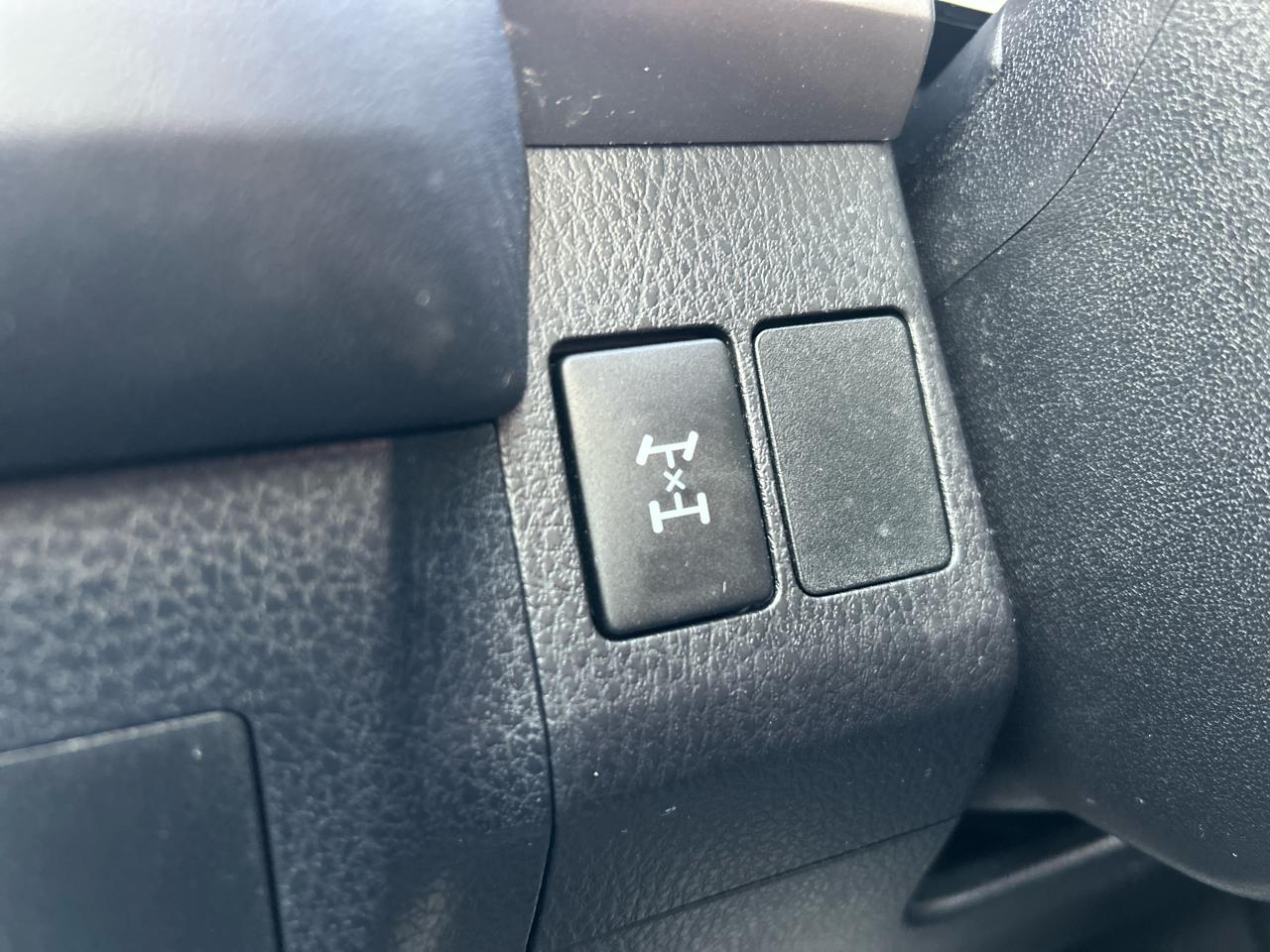 Toyota RAV4 AWD 4dr LE (Natl) 2016