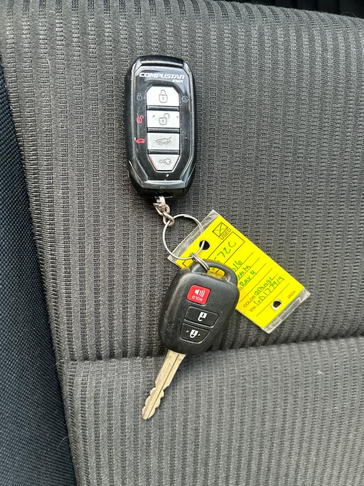 Toyota RAV4 AWD 4dr LE (Natl) 2016