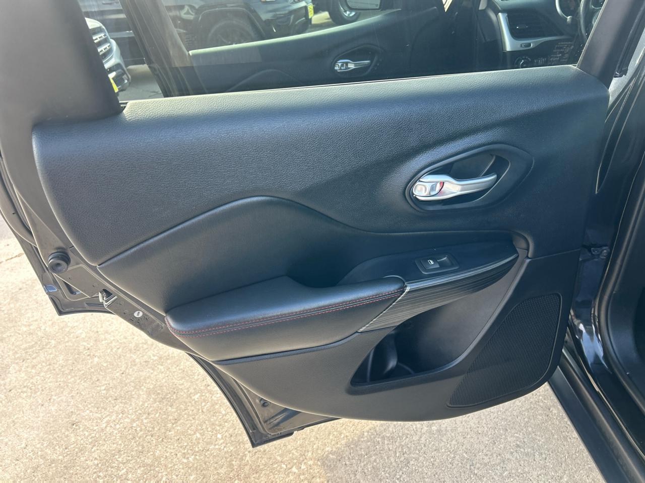 Jeep Cherokee 4WD 4dr Trailhawk 2016