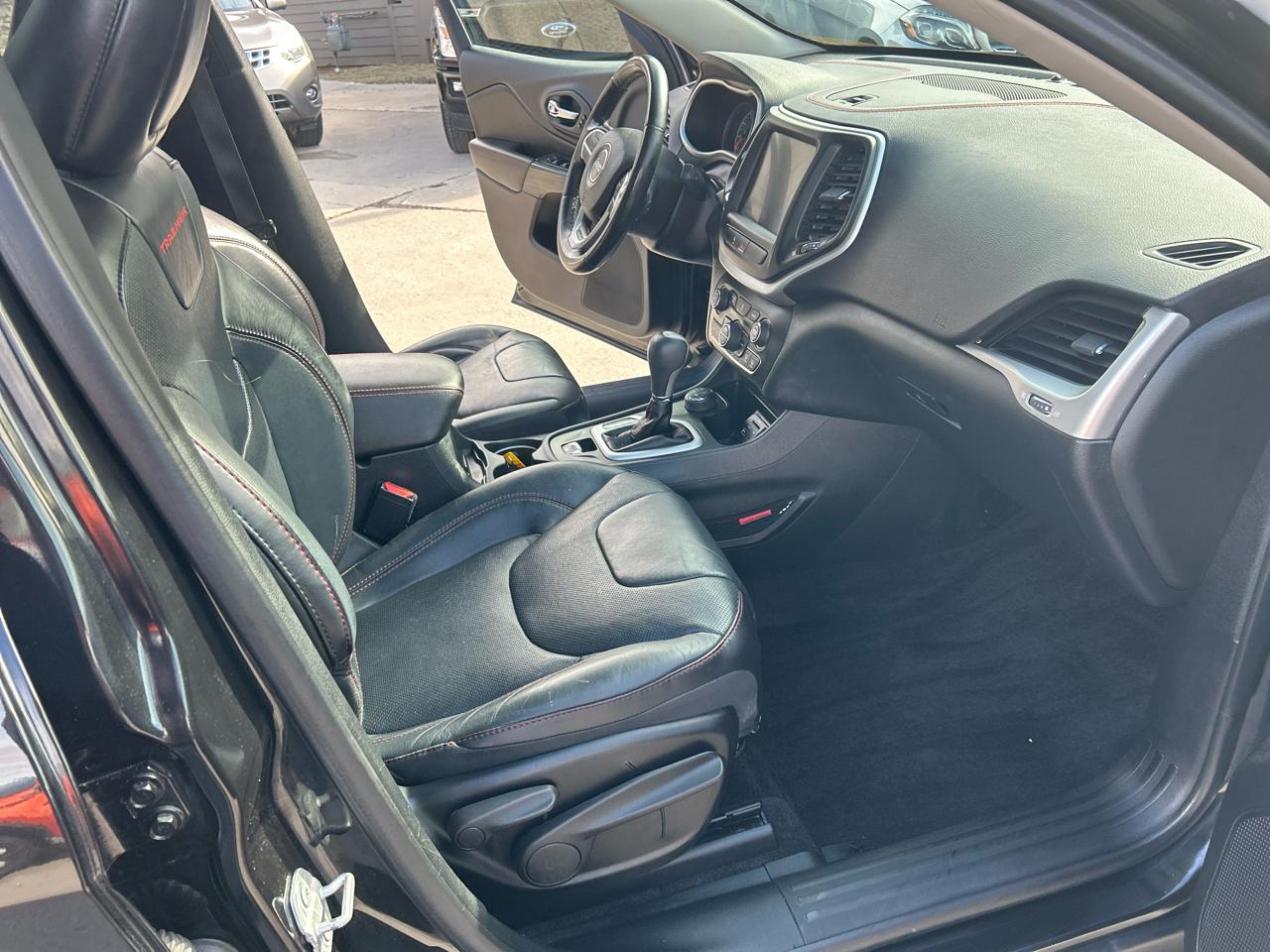 Jeep Cherokee 4WD 4dr Trailhawk 2016