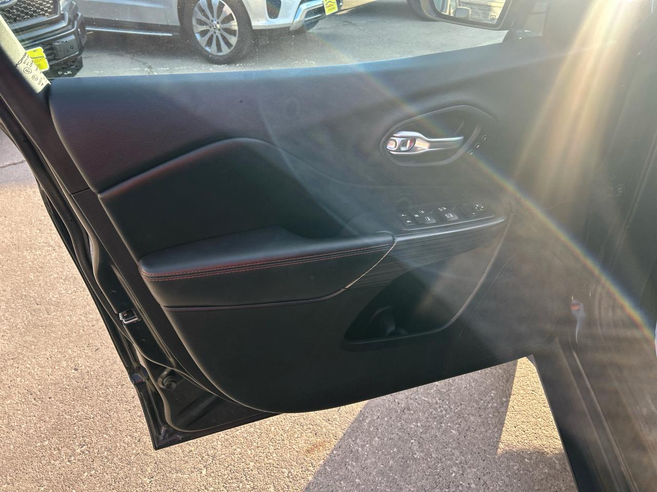 Jeep Cherokee 4WD 4dr Trailhawk 2016