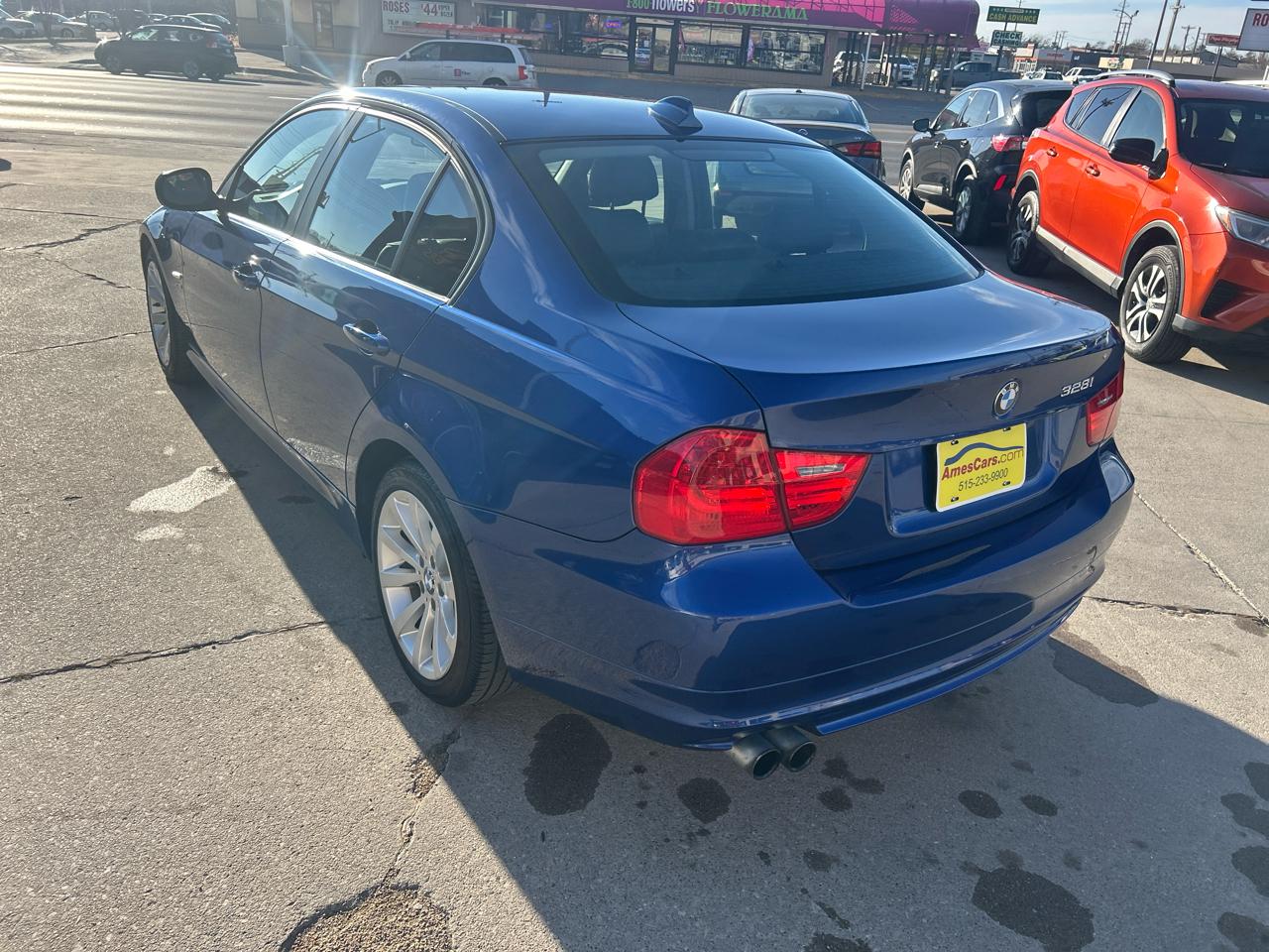 BMW 3 Series 4dr Sdn 328i xDrive AWD 2011