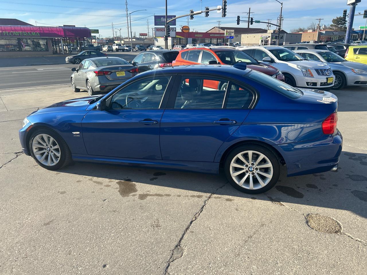 BMW 3 Series 4dr Sdn 328i xDrive AWD 2011