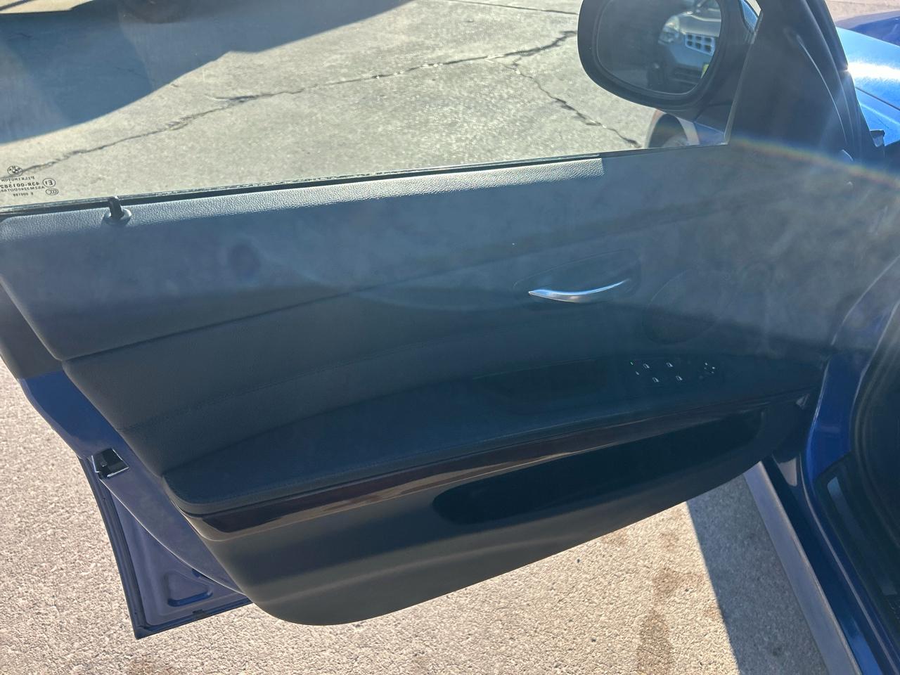 BMW 3 Series 4dr Sdn 328i xDrive AWD 2011