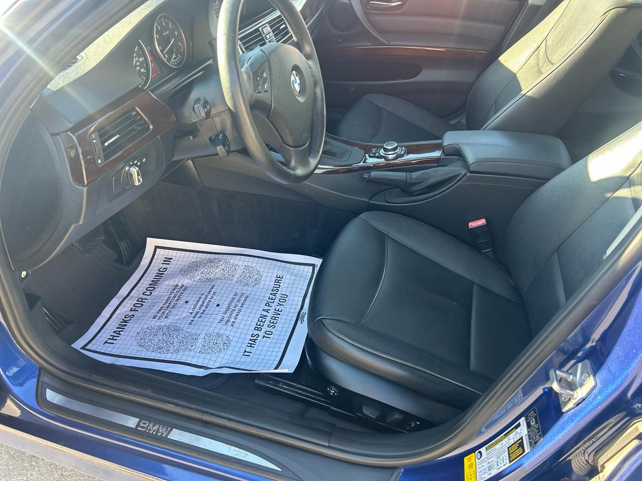 BMW 3 Series 4dr Sdn 328i xDrive AWD 2011