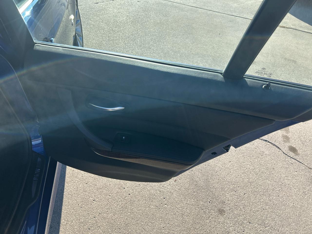 BMW 3 Series 4dr Sdn 328i xDrive AWD 2011