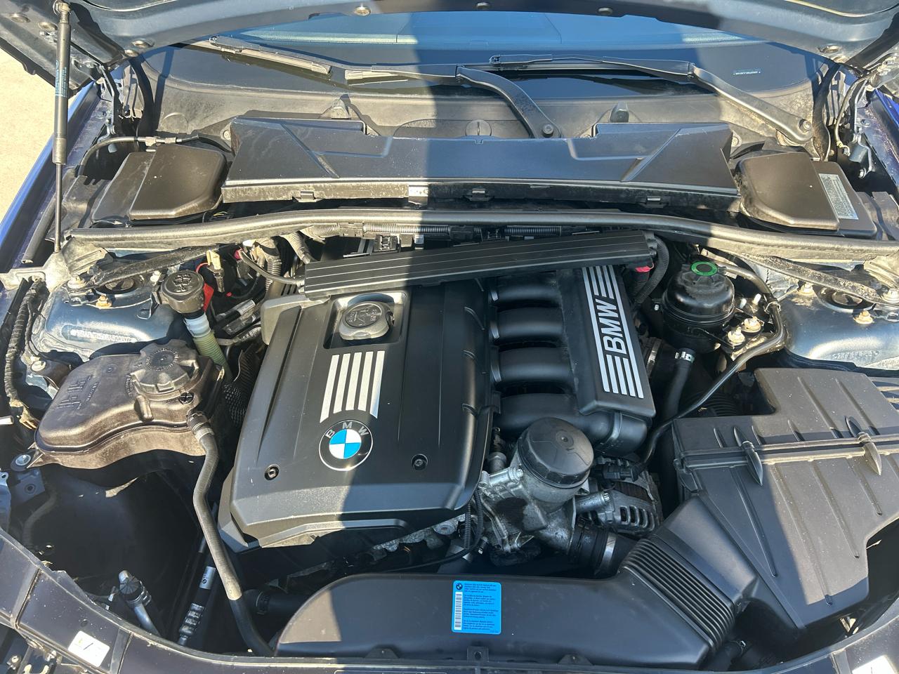 BMW 3 Series 4dr Sdn 328i xDrive AWD 2011