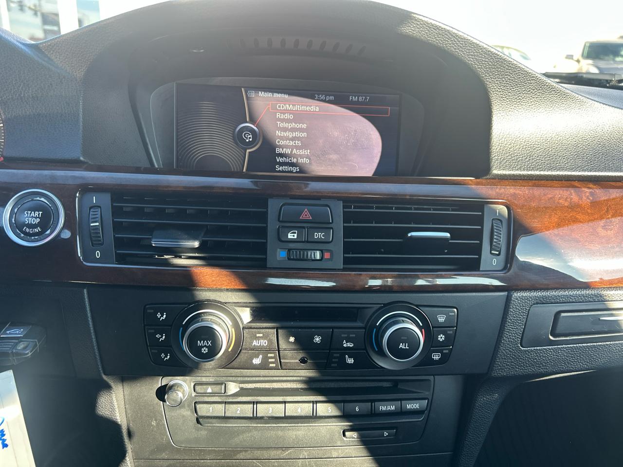 BMW 3 Series 4dr Sdn 328i xDrive AWD 2011