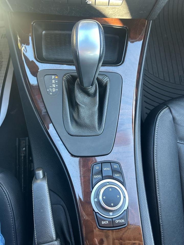 BMW 3 Series 4dr Sdn 328i xDrive AWD 2011