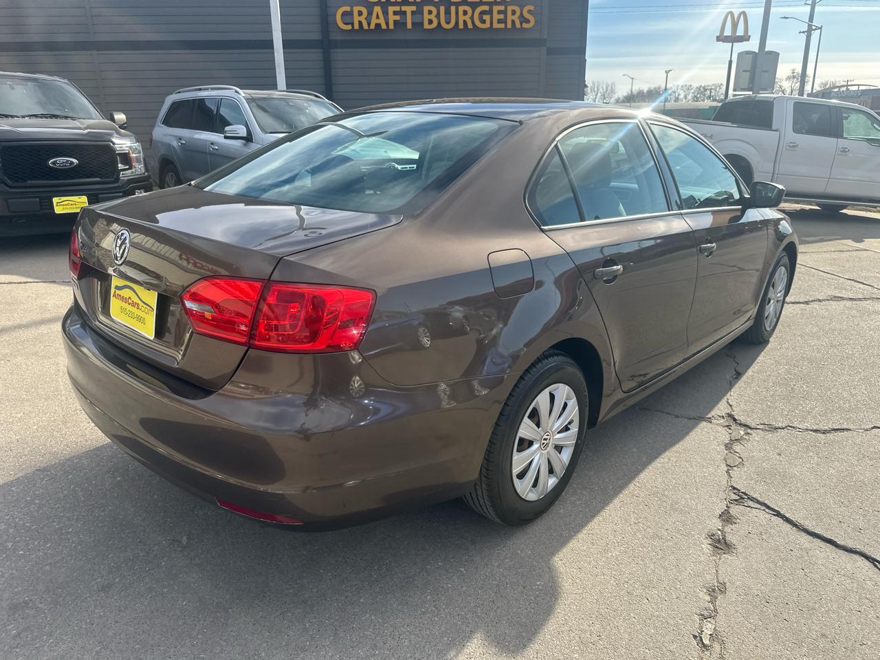 Volkswagen Jetta Sedan 4dr Auto S 2014
