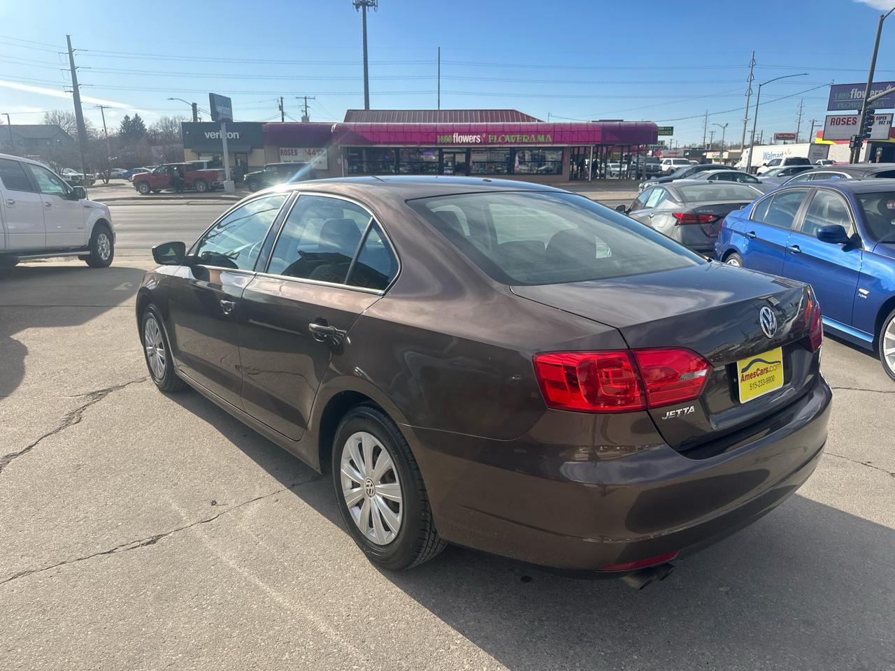 Volkswagen Jetta Sedan 4dr Auto S 2014