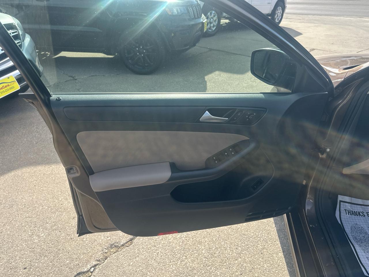 Volkswagen Jetta Sedan 4dr Auto S 2014