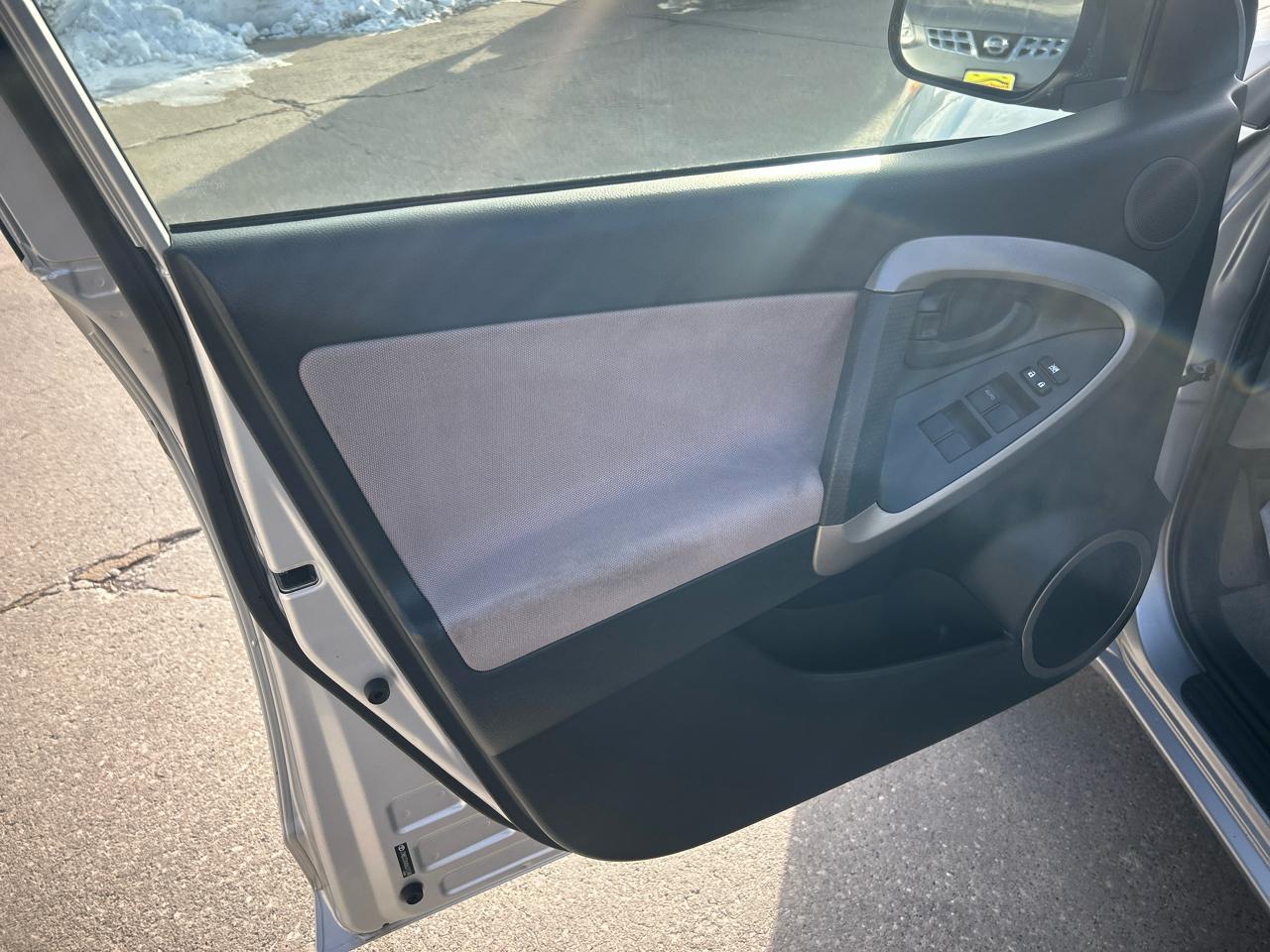 Toyota RAV4 4WD 4dr 4-cyl 4-Spd AT (Natl) 2008