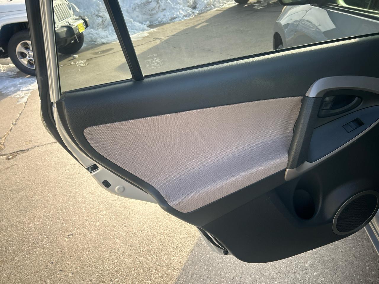 Toyota RAV4 4WD 4dr 4-cyl 4-Spd AT (Natl) 2008