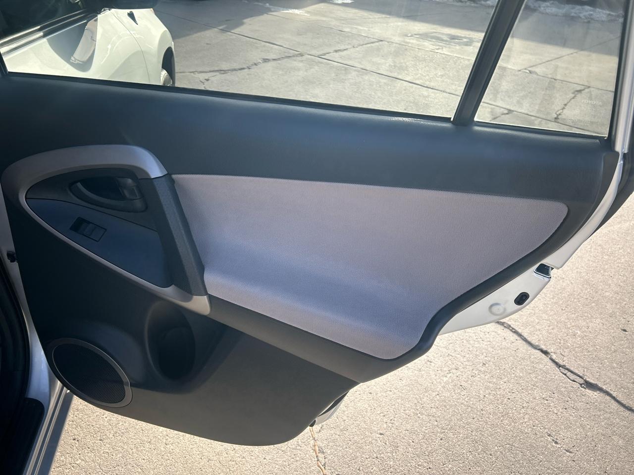 Toyota RAV4 4WD 4dr 4-cyl 4-Spd AT (Natl) 2008