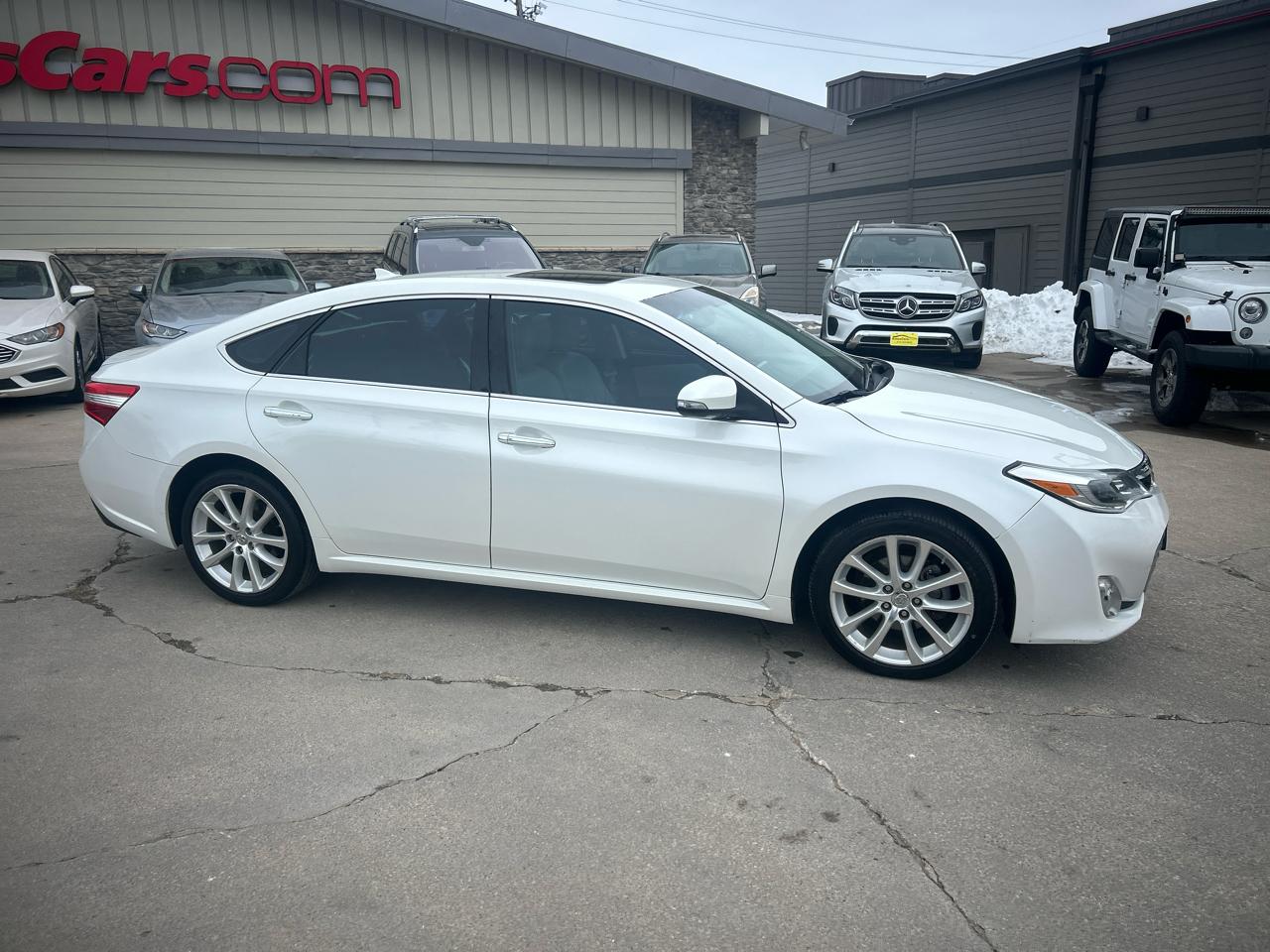 Toyota Avalon 4dr Sdn XLE Premium (Natl) 2014