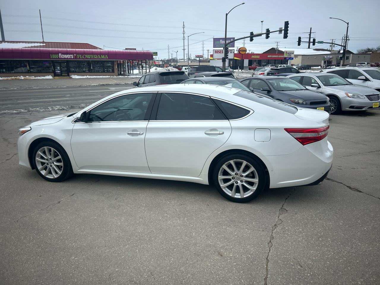 Toyota Avalon 4dr Sdn XLE Premium (Natl) 2014