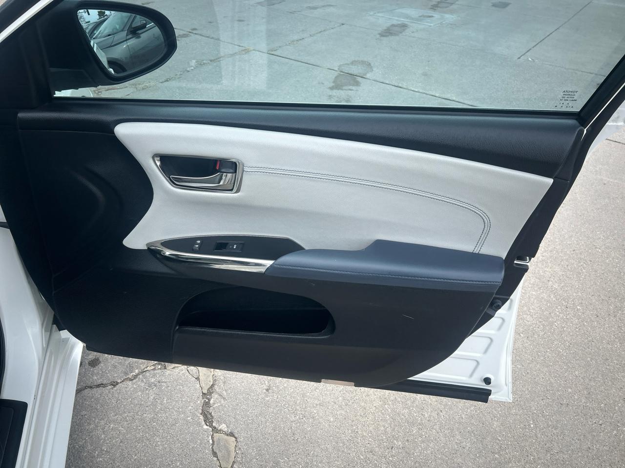 Toyota Avalon 4dr Sdn XLE Premium (Natl) 2014