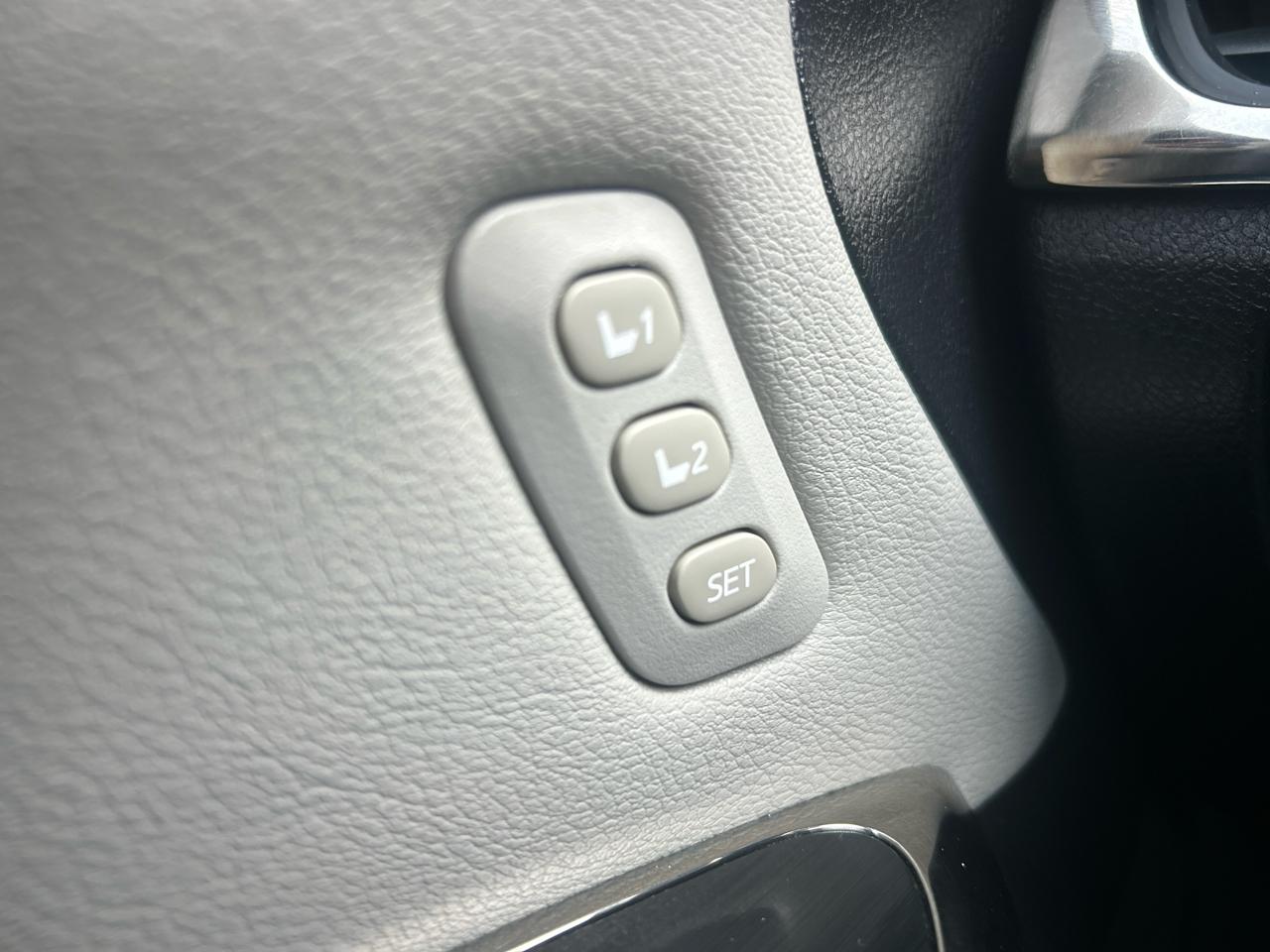 Toyota Avalon 4dr Sdn XLE Premium (Natl) 2014