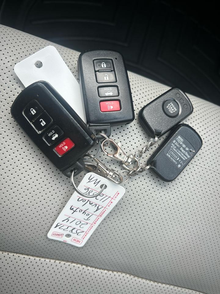 Toyota Avalon 4dr Sdn XLE Premium (Natl) 2014