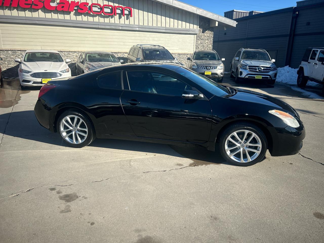 Nissan Altima 2dr Cpe V6 Man 3.5 SE 2009