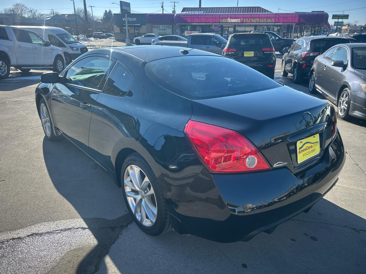 Nissan Altima 2dr Cpe V6 Man 3.5 SE 2009