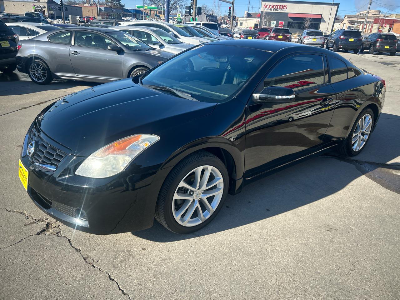 Nissan Altima 2dr Cpe V6 Man 3.5 SE 2009