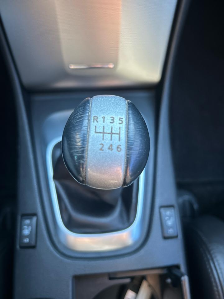 Nissan Altima 2dr Cpe V6 Man 3.5 SE 2009