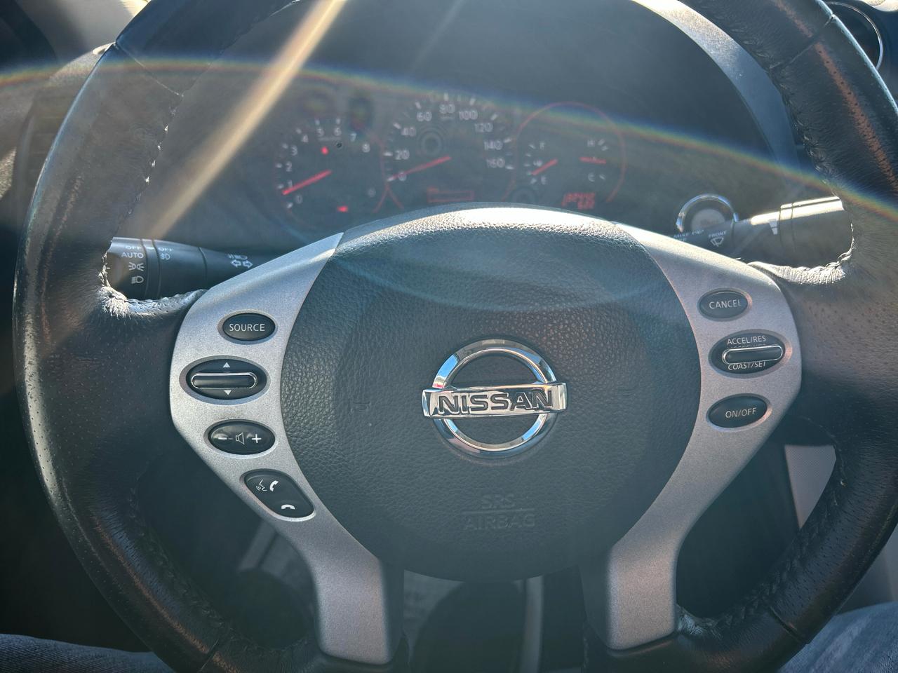 Nissan Altima 2dr Cpe V6 Man 3.5 SE 2009