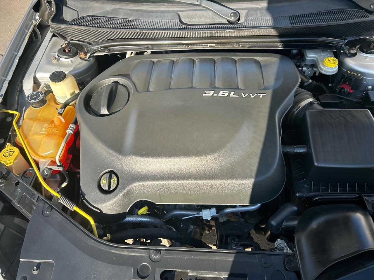 Chrysler 200 4dr Sdn Touring 2012