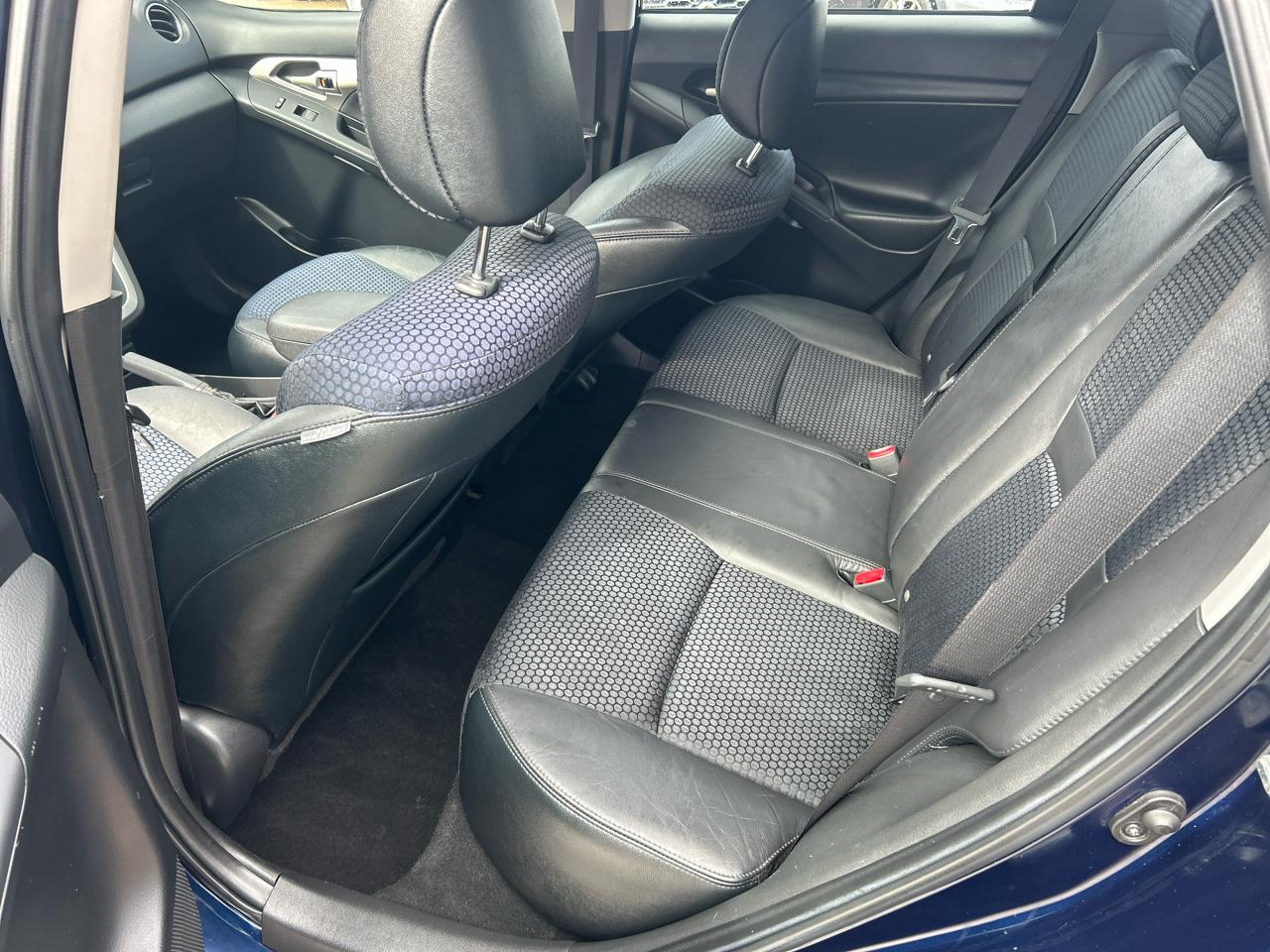 Pontiac Vibe 4dr HB GT FWD 2009