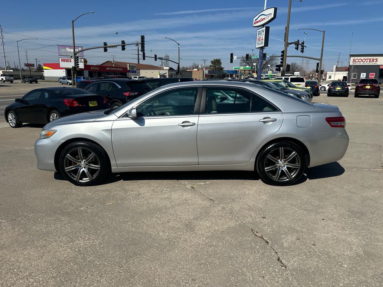 Toyota Camry 4dr Sdn I4 Auto LE (Natl) 2011