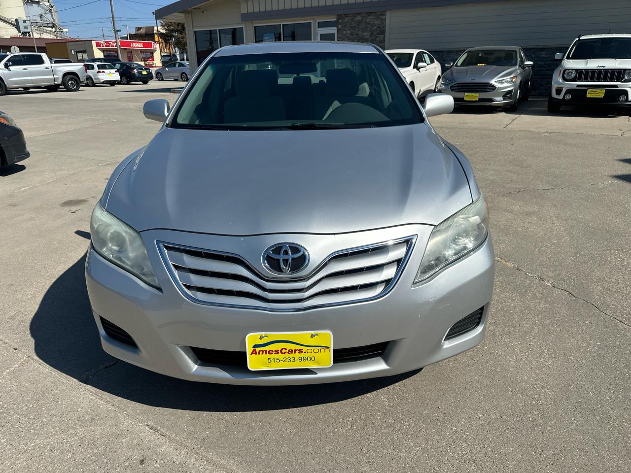 Toyota Camry 4dr Sdn I4 Auto LE (Natl) 2011