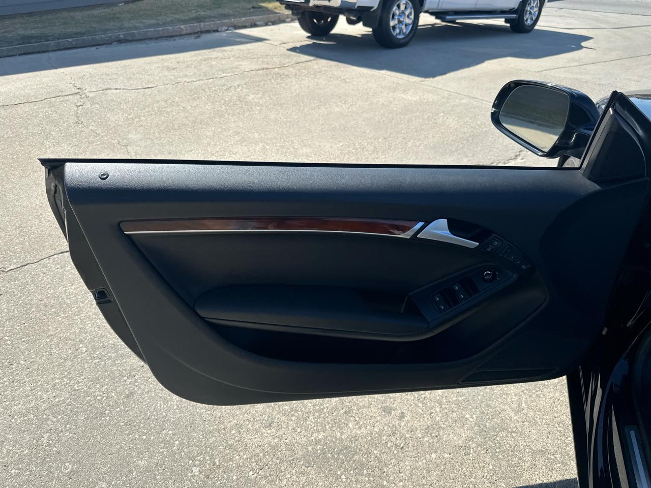 Audi A5 2dr Cabriolet Auto quattro 2.0T Premium Plus 2012