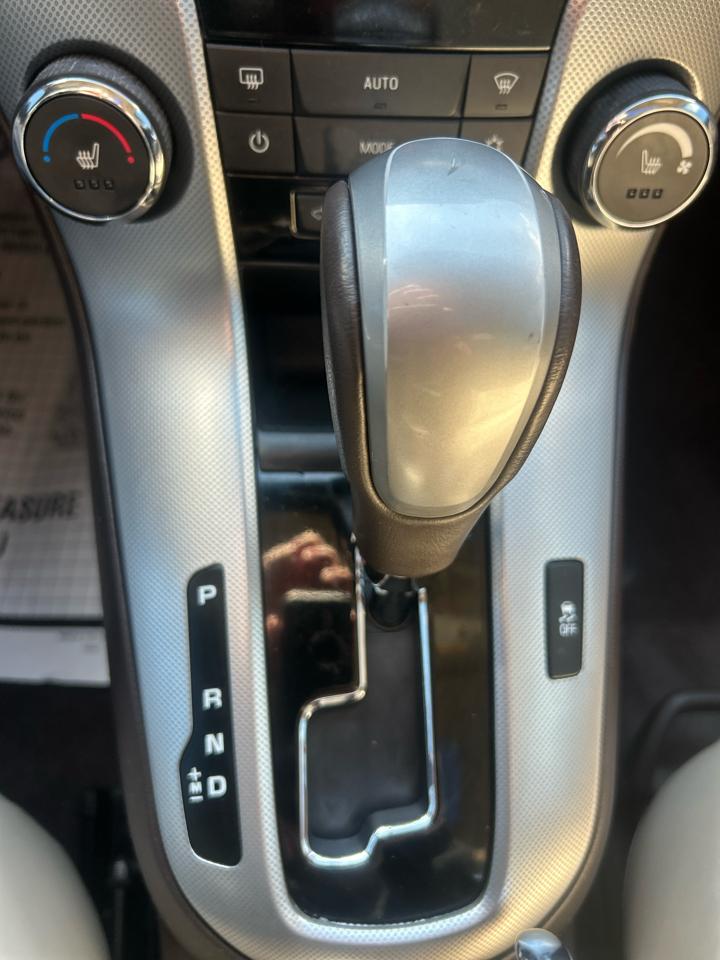 Chevrolet Cruze 4dr Sdn LTZ 2012