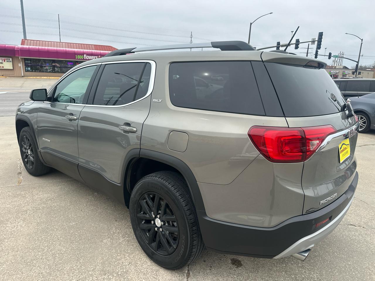GMC Acadia FWD 4dr SLT w/SLT-1 2019