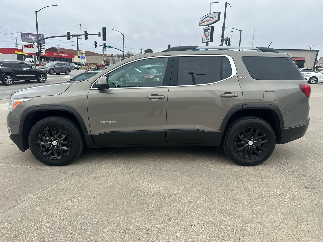 GMC Acadia FWD 4dr SLT w/SLT-1 2019