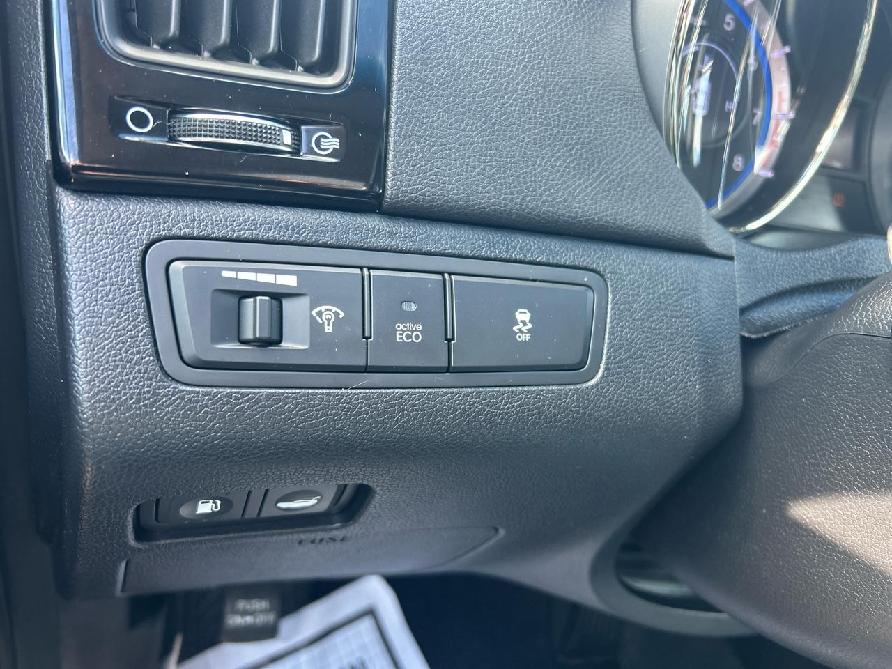 Hyundai Sonata 4dr Sdn 2.4L Auto Limited 2013